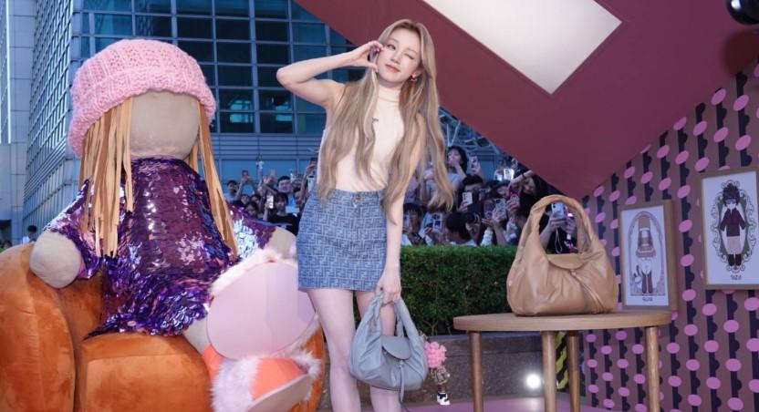 FENDI吊飾搭出俏皮童趣 BFF大小尺寸表達獨特性 經典包回歸挹注秋冬亮點