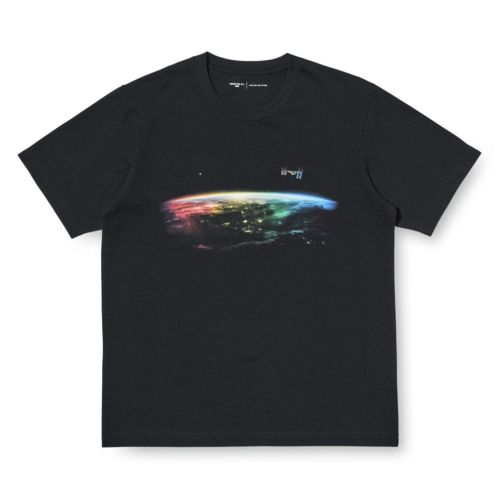 太空人設計的Club for the Future圓領T恤，售價NT$490元。