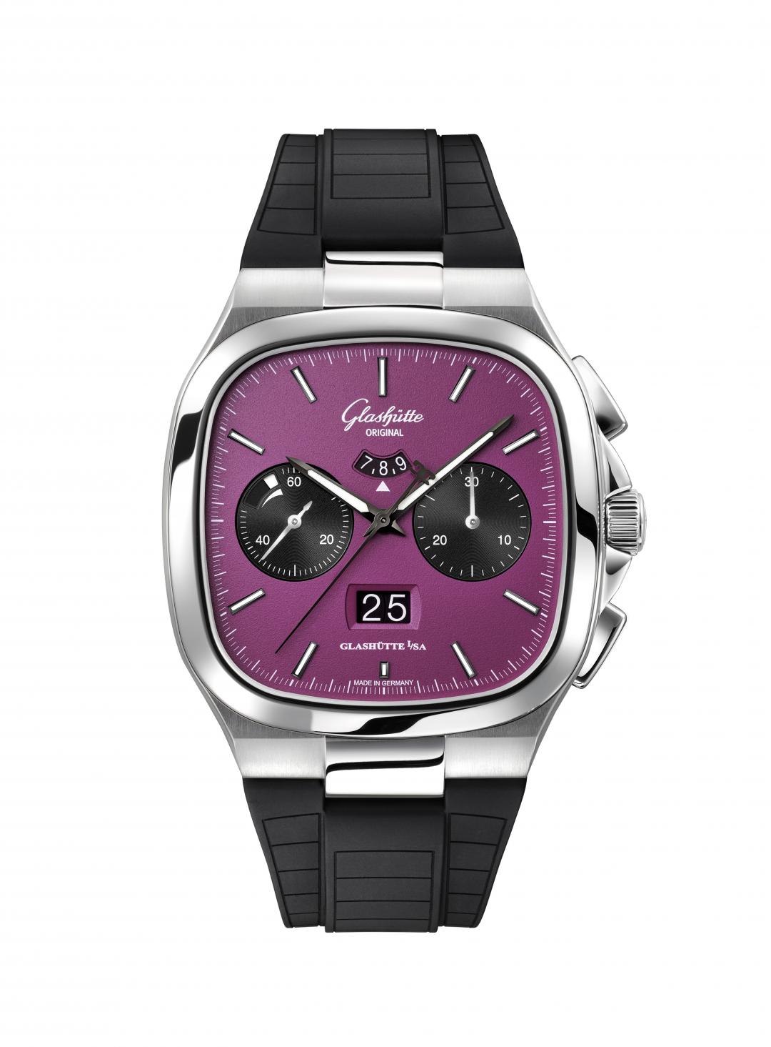 Seventies Chronograph Panorama Date七零年代大日曆計時腕錶限量特別版，電漿紫搭橡膠錶帶，475,000元。