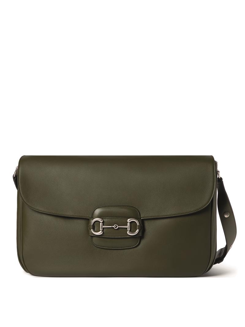 Gucci Horsebit 1955 超軟小羊皮中尺寸手提肩背包，124,100元。（Gucci提供）