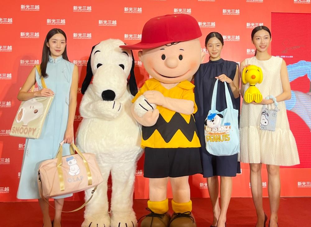 新光三越2025週年慶，睽違15年再攜手史奴比推出集點贈。