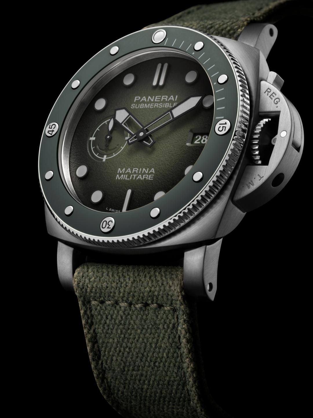 沛納海Submersible Marina Militare系列腕錶PAM01697，精鋼錶殼，366,000元。