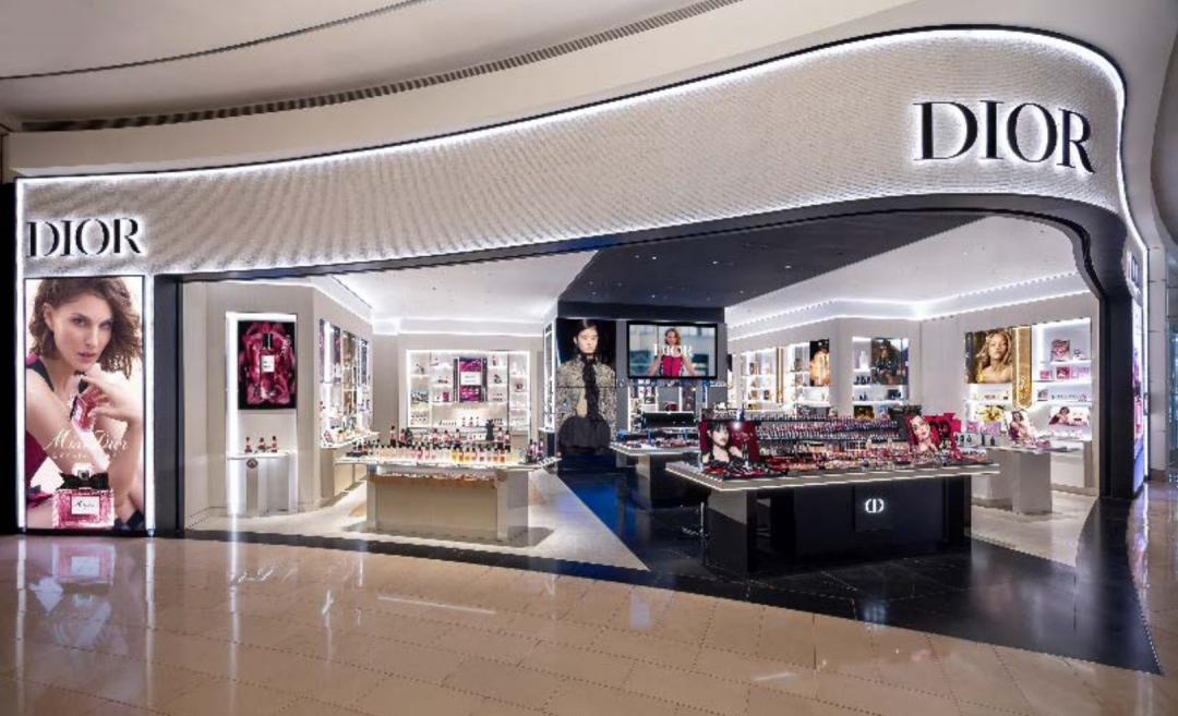Dior 101美妝旗艦店以精品級姿態全新亮相。
