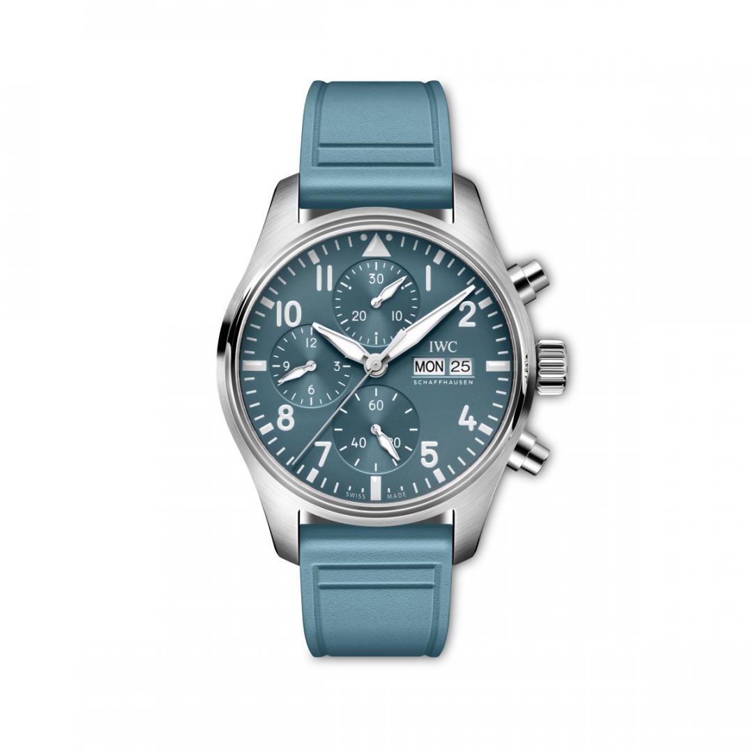 IWC飛行員系列計時腕錶41，258,000元。