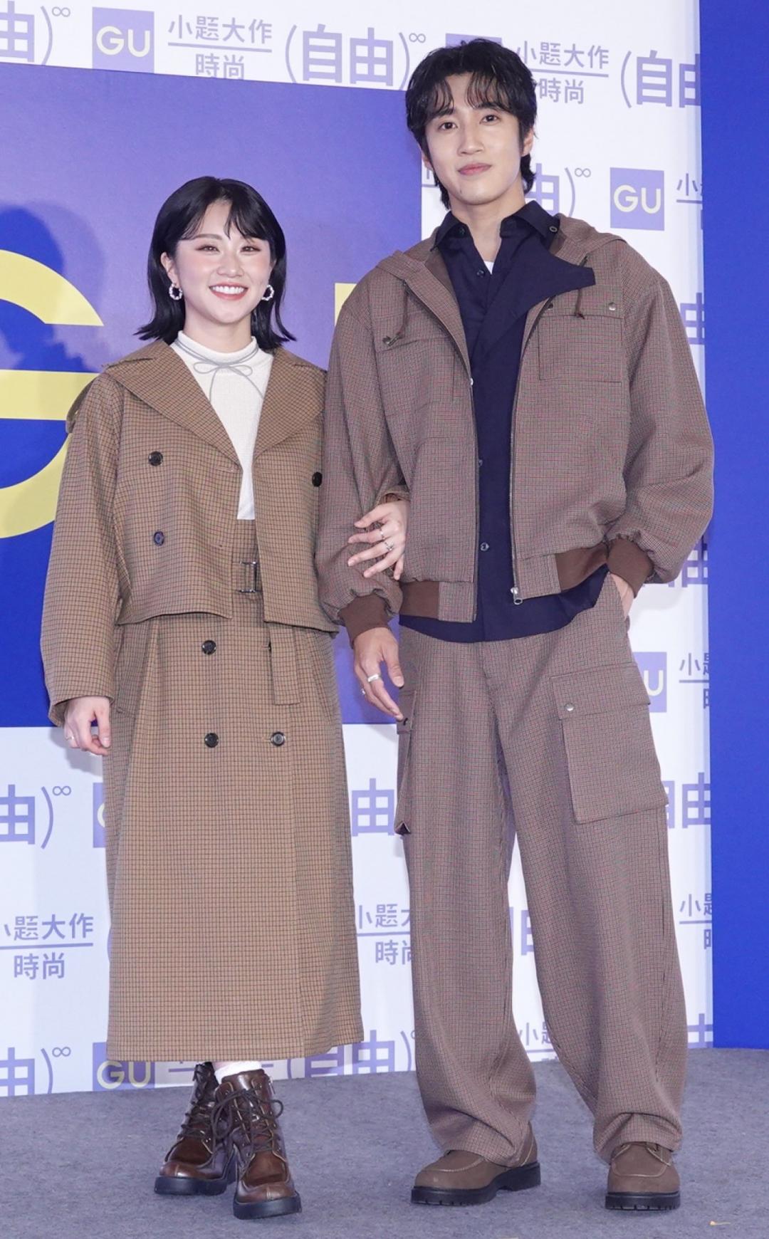 焦凡凡、婁峻碩同穿GUＸrokh聯名系列展現自由穿搭精神。（圖／記者潘少棠攝）