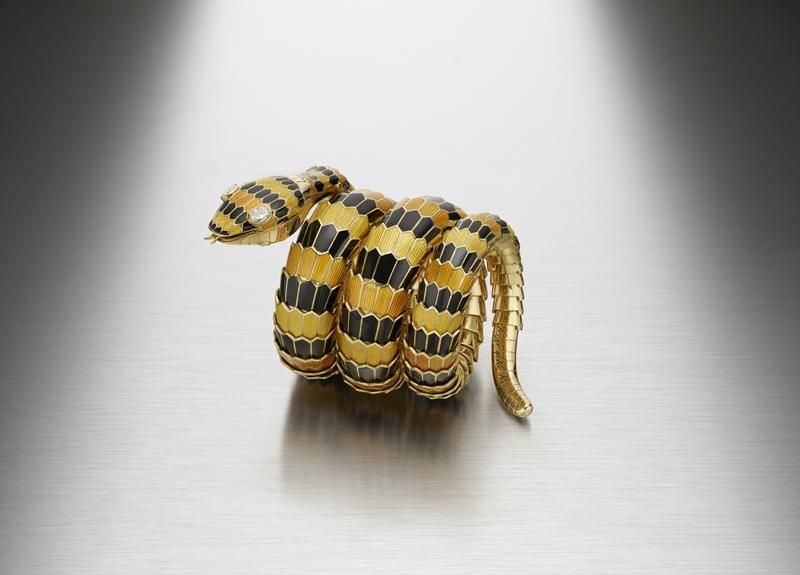 BVLGARI Heritage 典藏系列 Serpenti Serpe delle Mangrovie 黃金、黑琺瑯與鑽石神祕腕錶。（BVLGARI提供）
