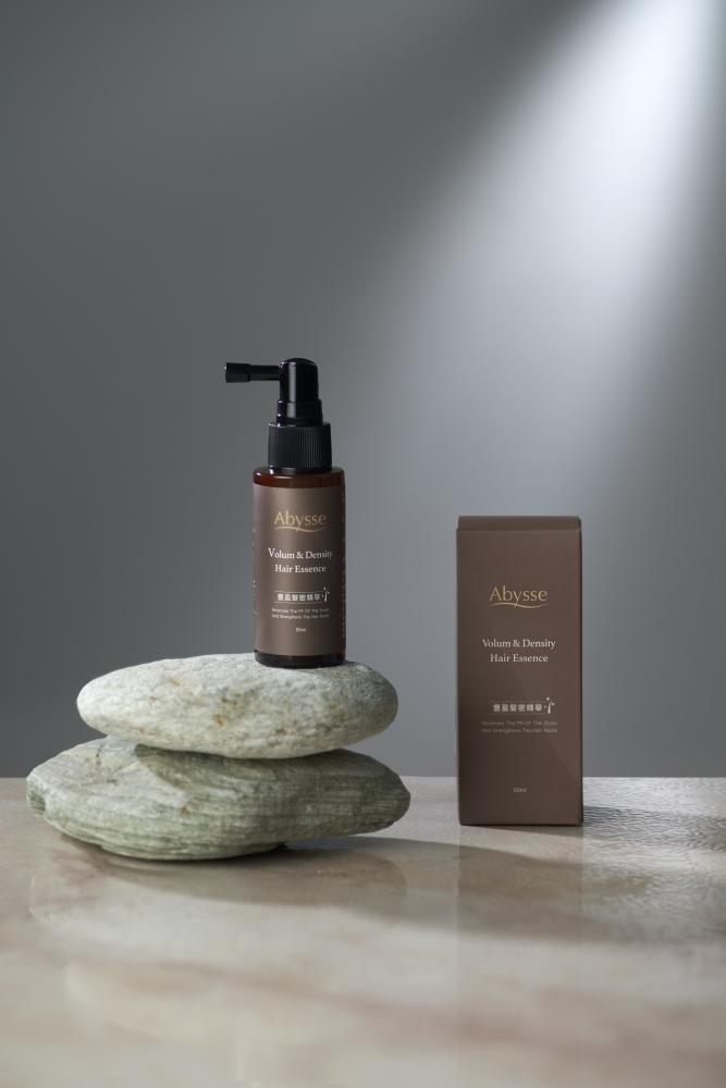 Abysse豐盈髮密精華，以高效植萃搭配積雪草外泌體，是養髮幫手。