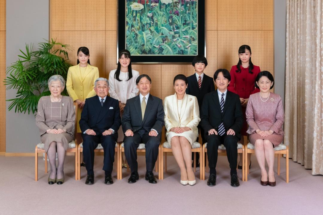 日本皇室的孫子輩中，共有3個孫女和1個孫子。