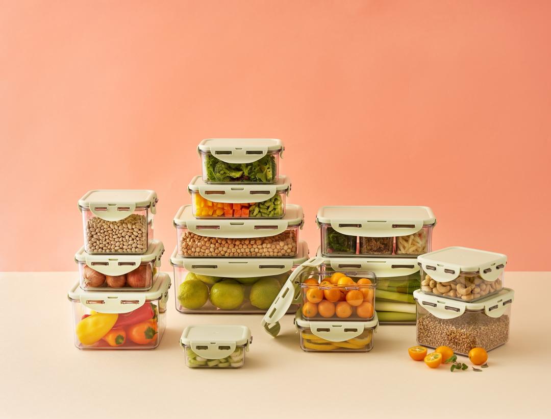 純淨PURE保鮮盒，盒身晶透、輕盈耐摔，可微波加熱，195元起。