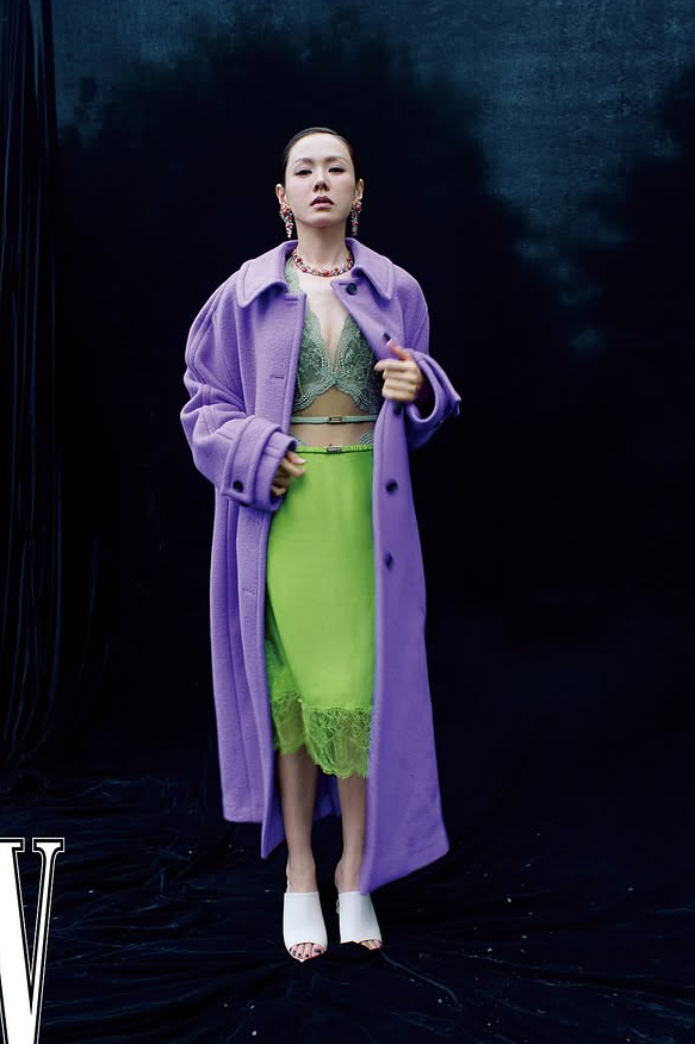 GUCCI2的洋裝讓孫藝真變成性感人妻。