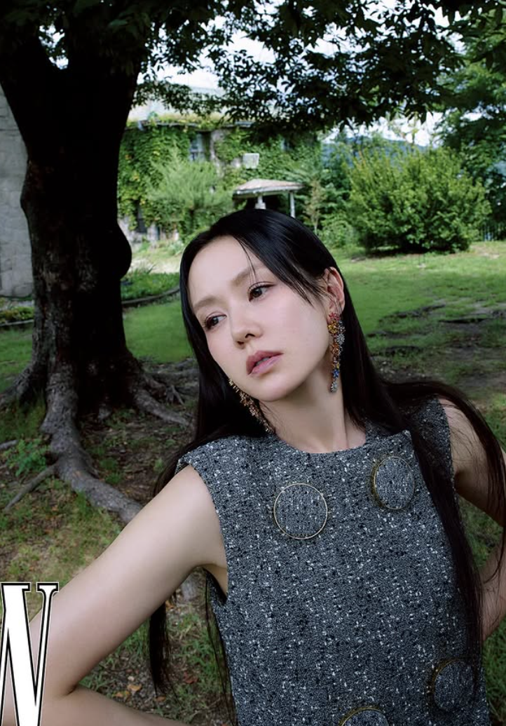 孫藝真登上時尚雜誌封面。