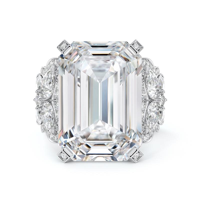 湯唯佩戴：De Beers Enchanted Lotus高級珠寶祖母綠式切割鑽石戒指。（De Beers提供）