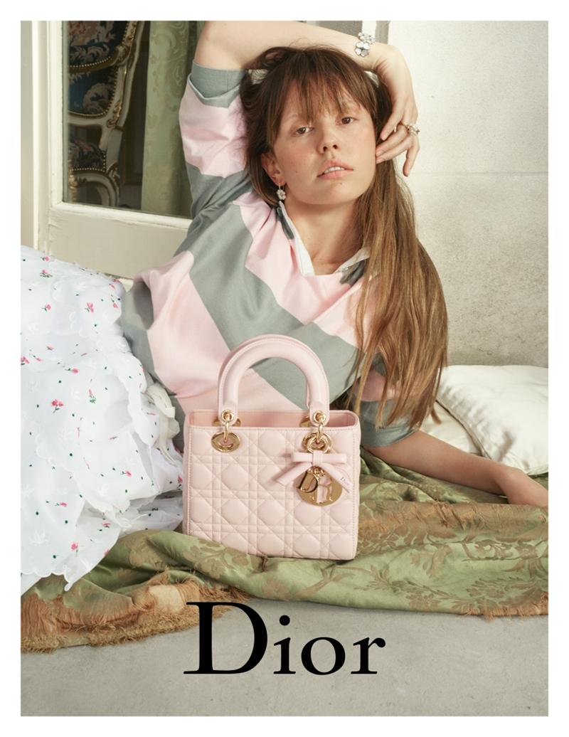 Mia Goth。（Dior提供）