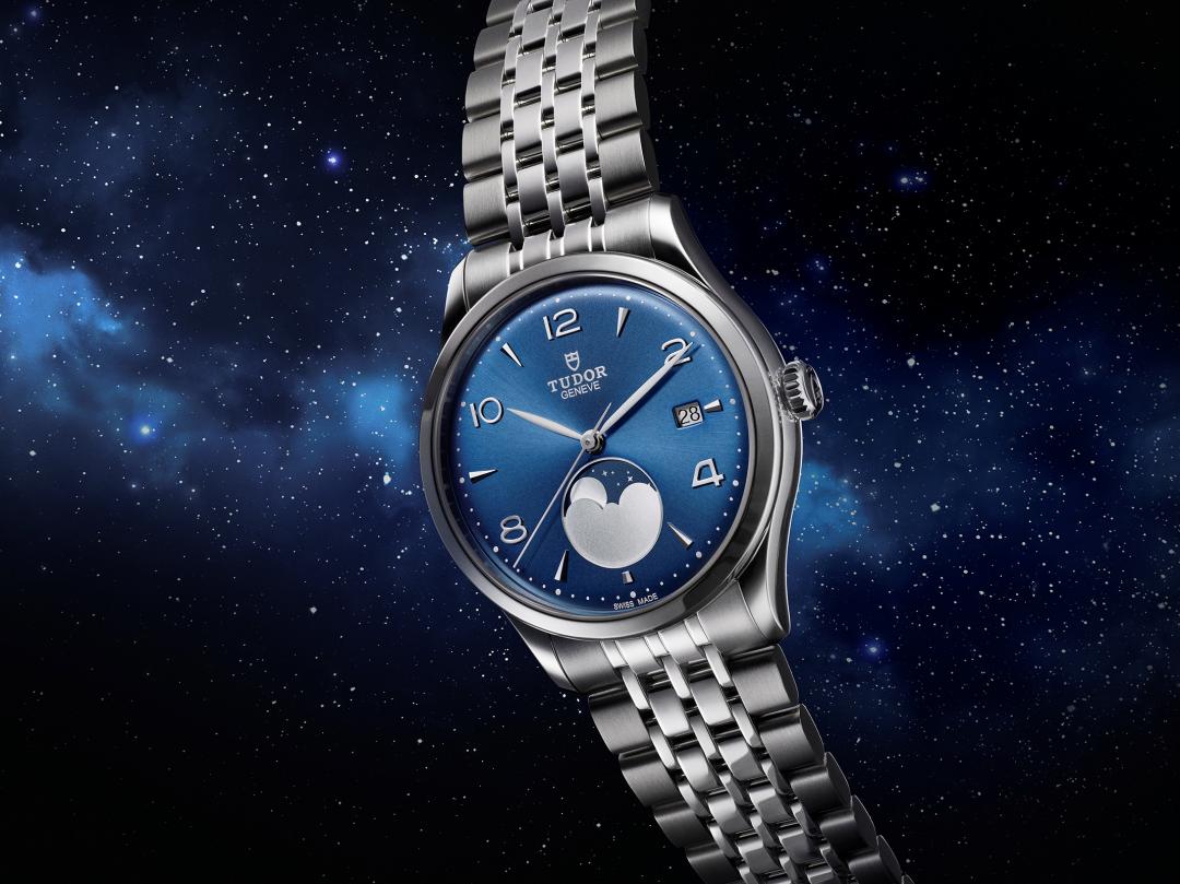 TUDOR 1926 Luna腕錶，藍色款，85,000元。