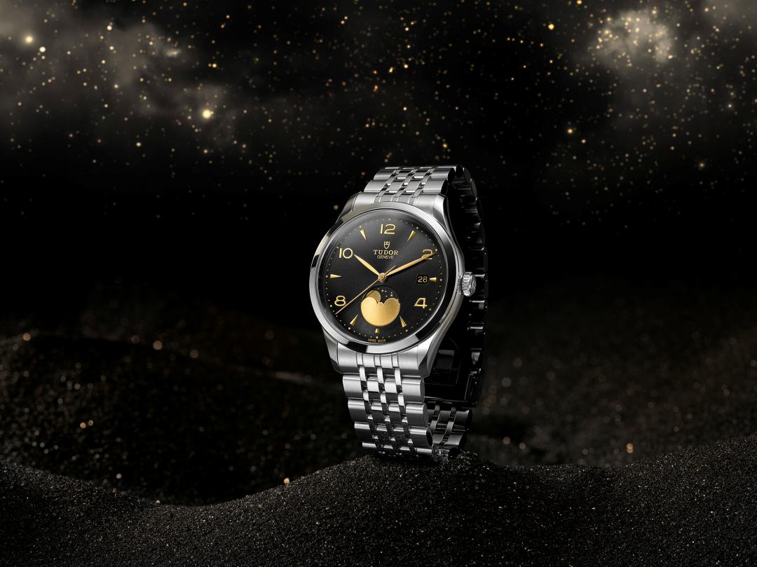 TUDOR 1926 Luna腕錶，黑色款，85,000元。