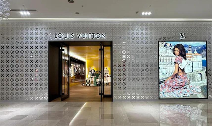 受惠於精品櫃位改裝，遠百預估週年慶檔期業績成長3%-5%。