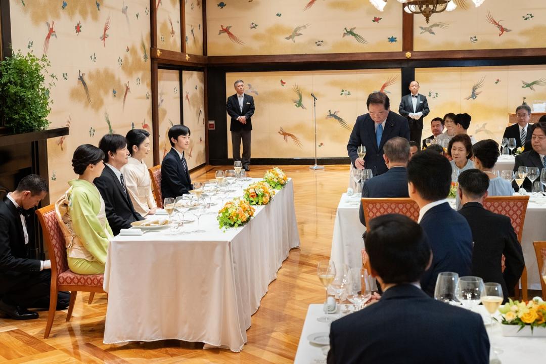 日媒指出悠仁成年禮花費額外增加一億日幣，批評鋪張浪費。