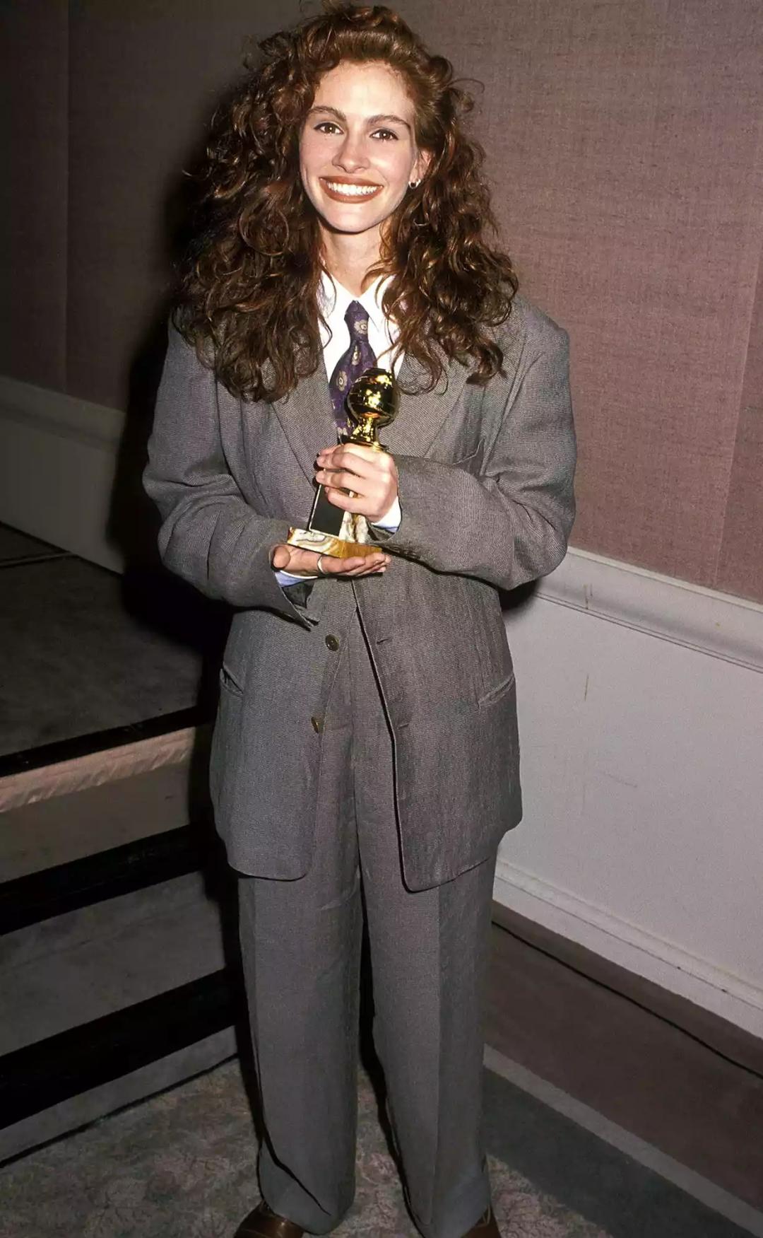 茱莉亞羅勃茲這身經典的亞曼尼西裝，至今還在她的衣櫃中！（翻攝自juliaroberts ig）