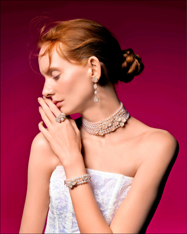 MIKIMOTO Les Pétales Place Vendôme Rosés珠寶系列推出新作，繼高級珠寶後，再度捕捉玫瑰花瓣飄落的瞬間。