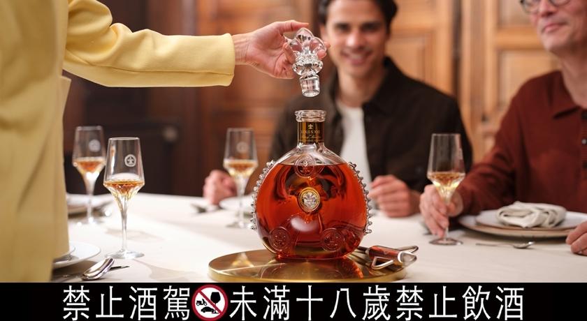 路易十三「馬年限量版」根本是藝術品！手工緞帶設計、金馬圖騰雙版本