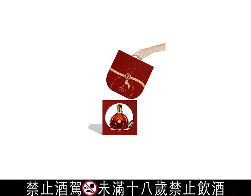 路易十三搶先為馬年推出新年限定禮盒，共推兩種版本，皆採配貨制。（LOUIS XIII提供）