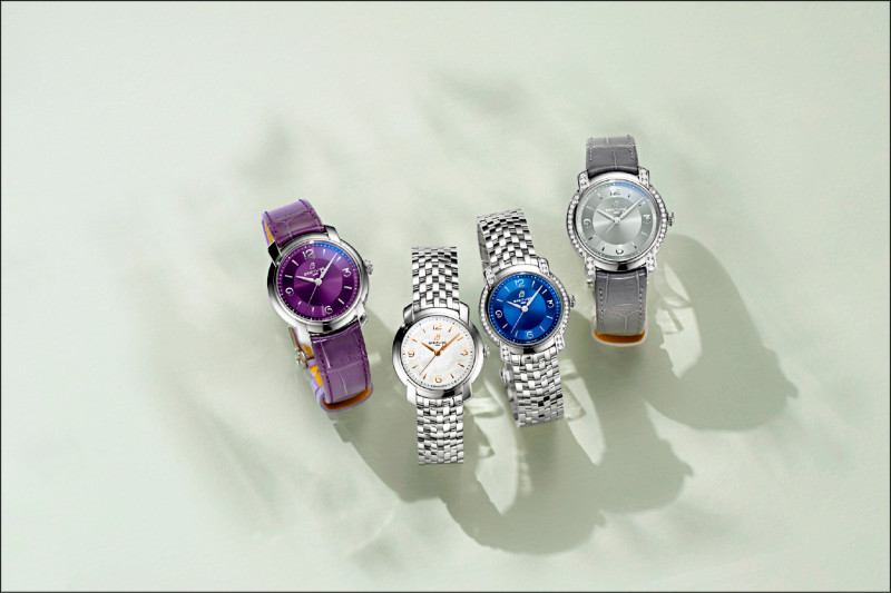 Lady Premier Automatic 36自動腕錶，紫灰錶盤搭紫灰鱷魚皮錶帶，154,000元（圖左起）；Lady Premier 32石英腕錶，珍珠母貝錶盤搭精鋼錶鍊，135,000元；Lady Premier 32石英鑽錶，墨藍錶盤搭精鋼錶鍊，214,000元；Lady Premier Automatic 36自動鑽錶，鴿灰色錶盤搭鴿灰色鱷魚皮錶帶，260,000元。