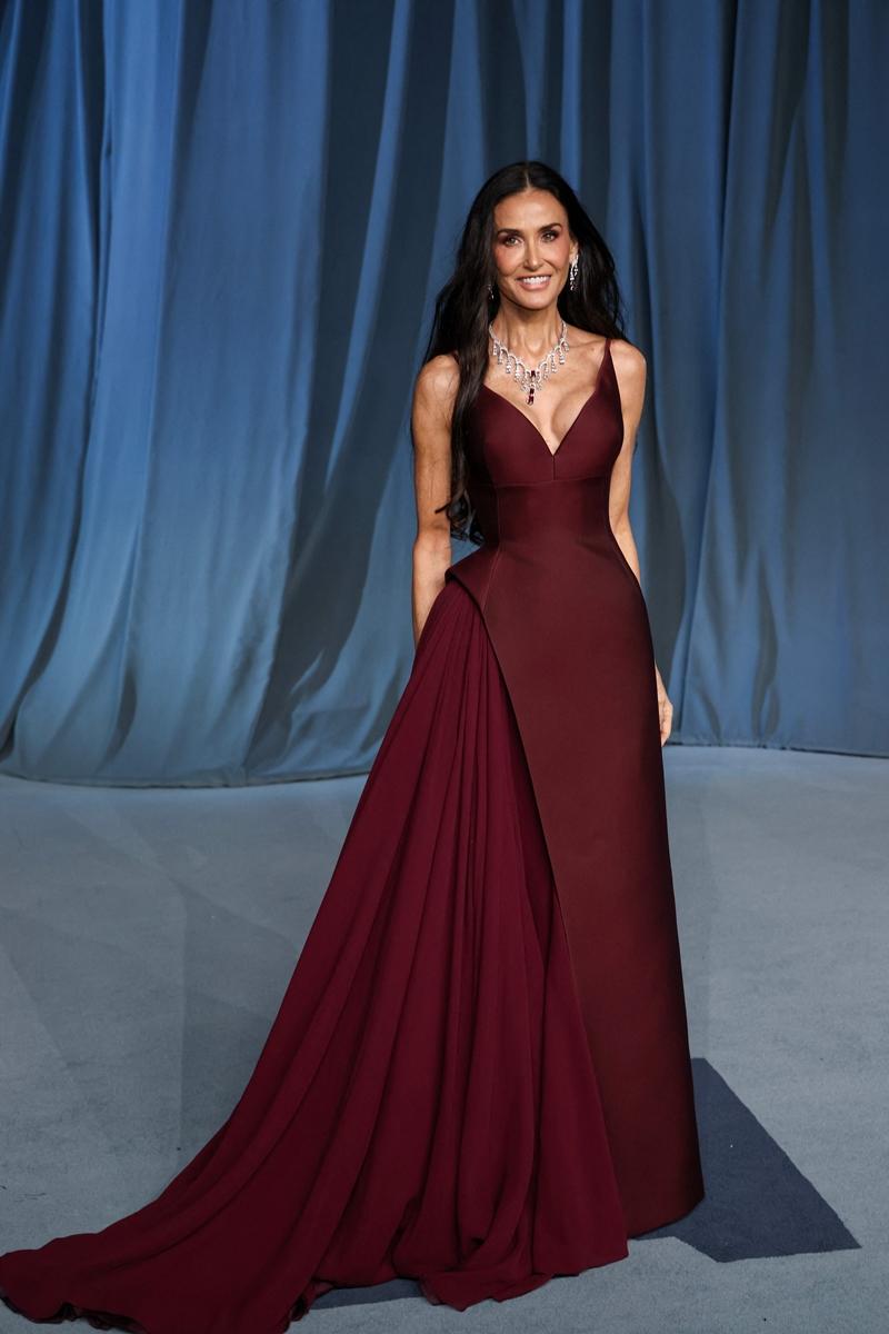 Demi Moore in Prada。