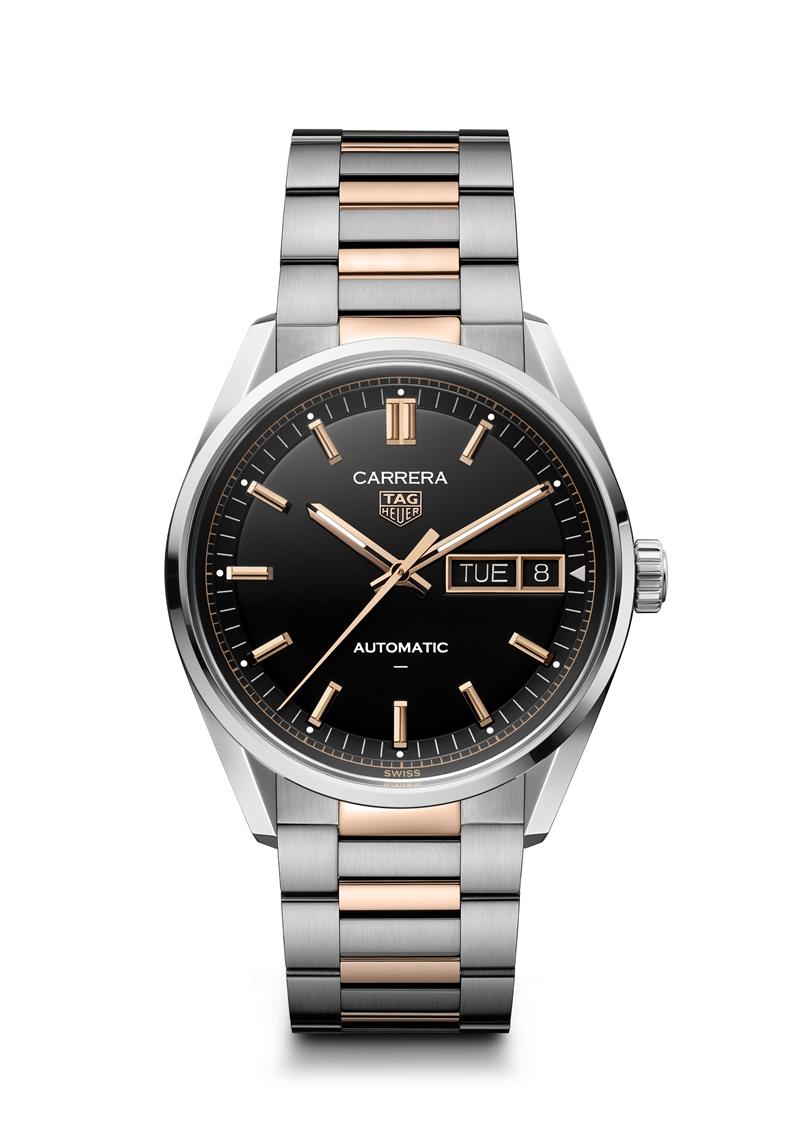 宋偉恩佩戴：TAG Heuer Carrera Day-Date星期日期腕錶，黑面雙色鍊帶款，281,000元。（TAG Heuer提供）