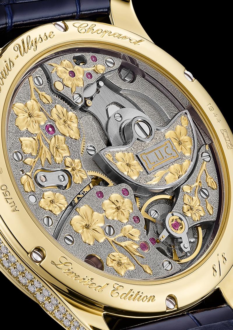 連後底蓋都可見金質雕刻的櫻花。（Chopard提供）