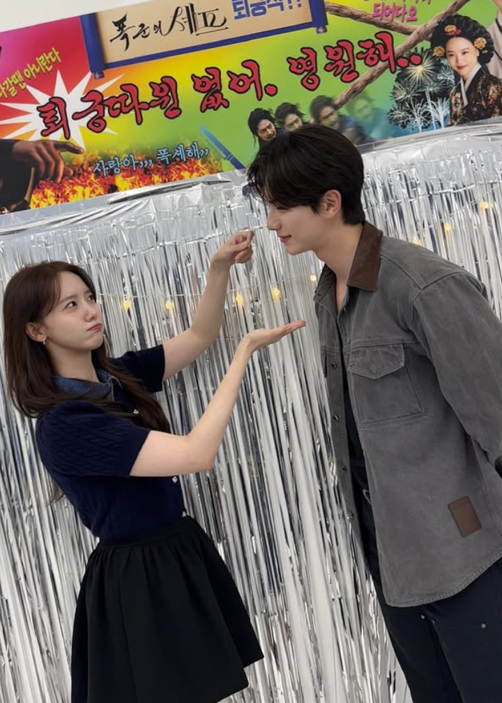 潤娥和李彩玟互動有默契。