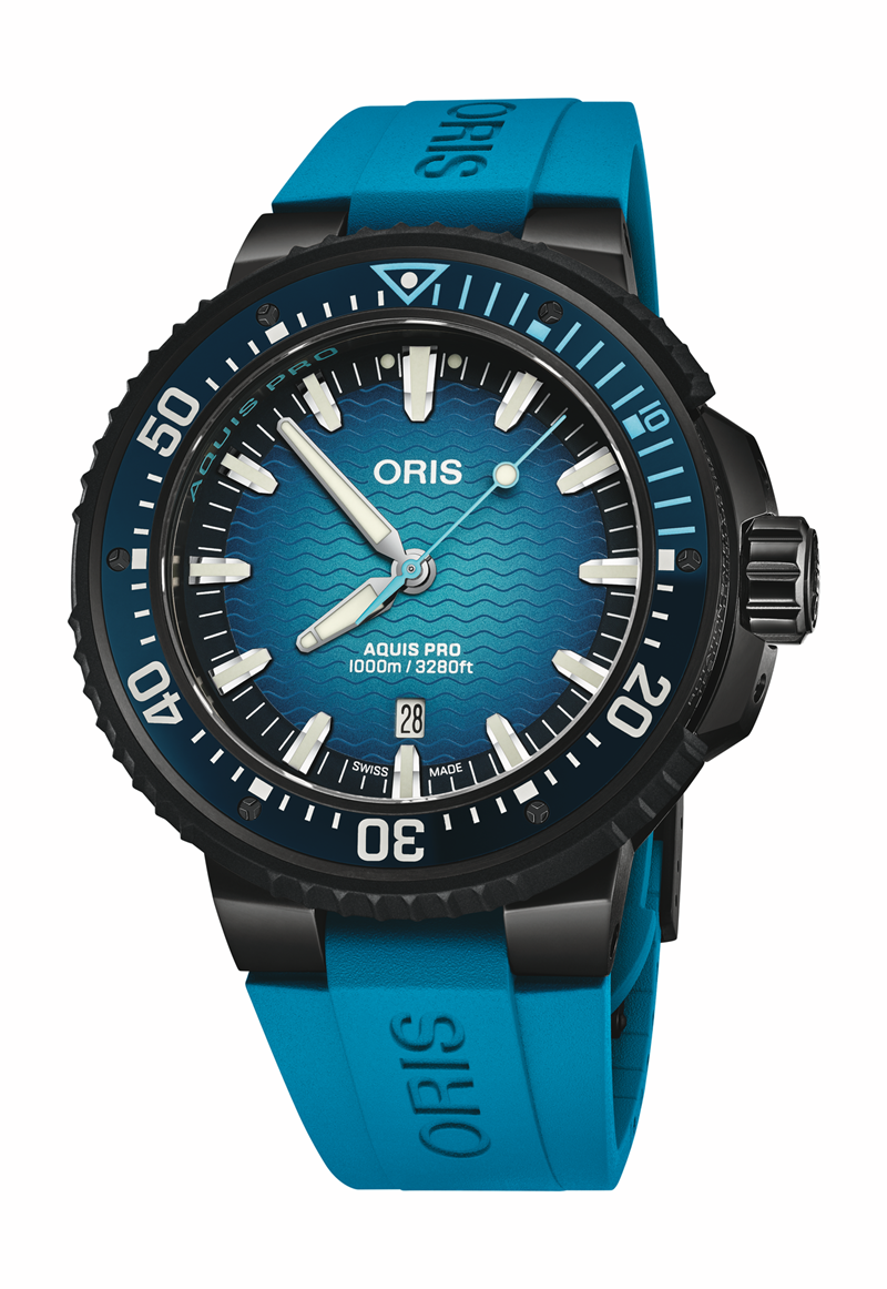 Oris AquisPro 防水深度1000m，123,000元，藍色膠帶款。（ORIS提供）