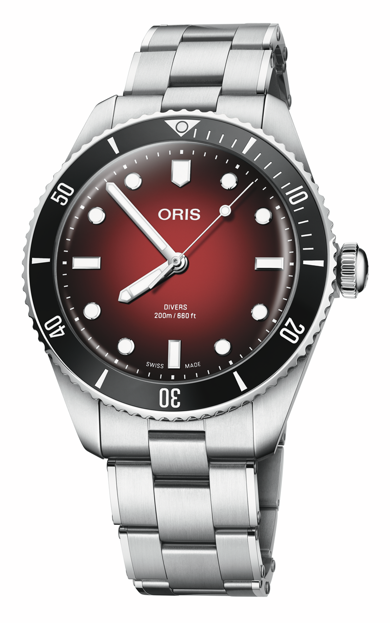 Oris x RedBar 限量腕錶II，91,800元，鍊帶。（ORIS提供）