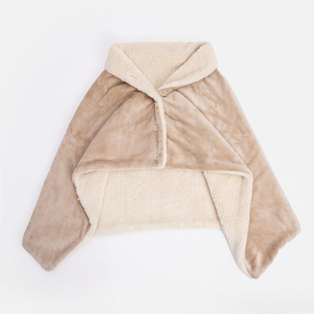 HOLA WARM TOUCH石墨烯保暖法蘭絨萬用毯，699元。(HOLA提供，以下同)