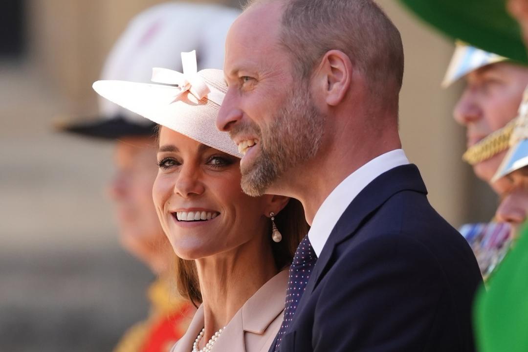 威廉王子和凱特王妃公開呼籲網路上癮的威脅，且成為避免孩子對於網路成癮也有嚴格家規。（美聯）