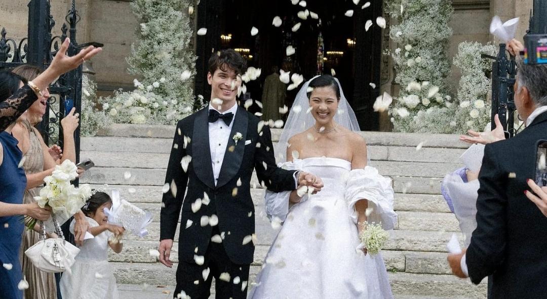 GIVENCHY家族迎來新成員，創辦人後代Sean Taffin de Givenchy不久前與韓裔加拿大籍鄭多惠結婚。