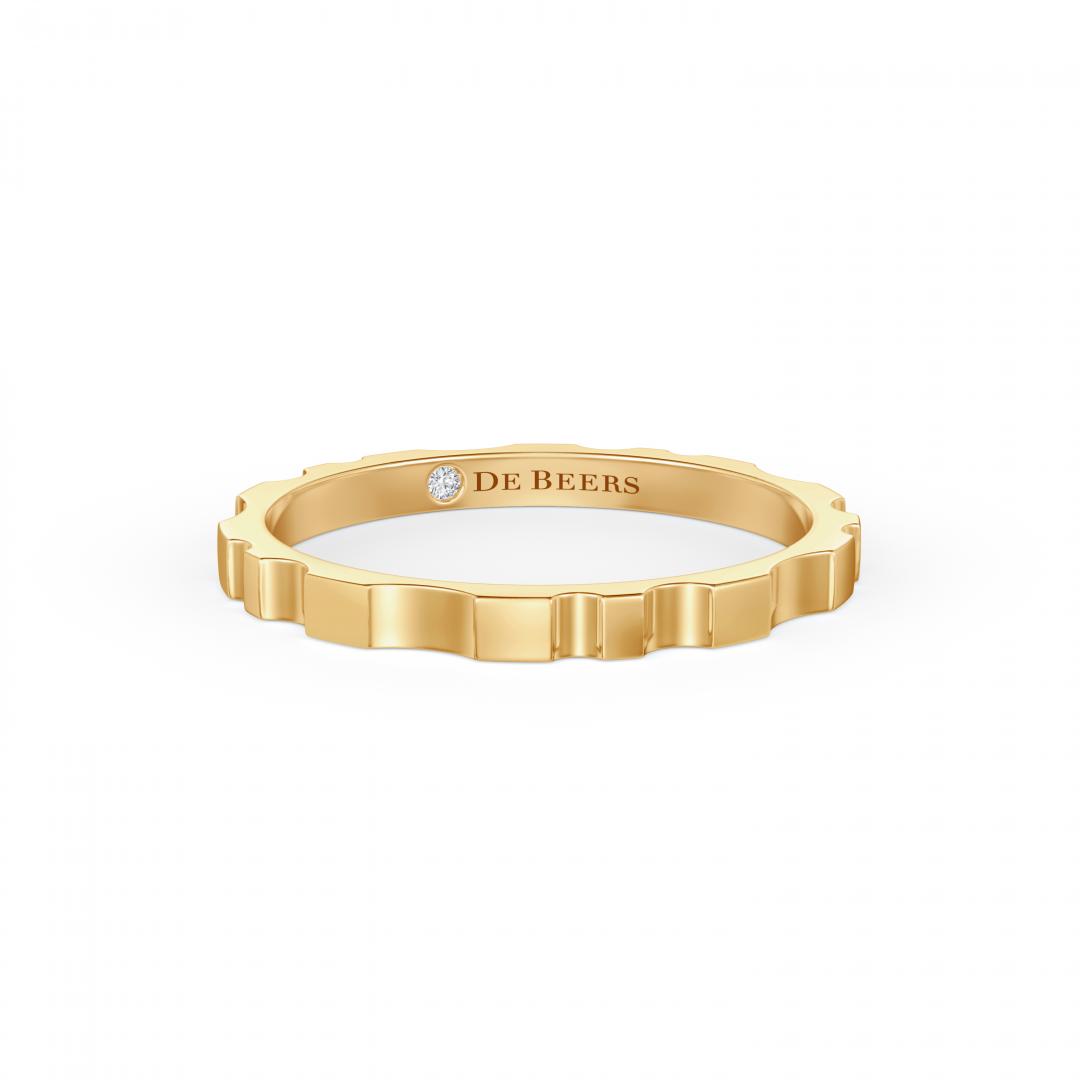 De Beers RVL 18K黃金戒指,1.8mm,25,000元。