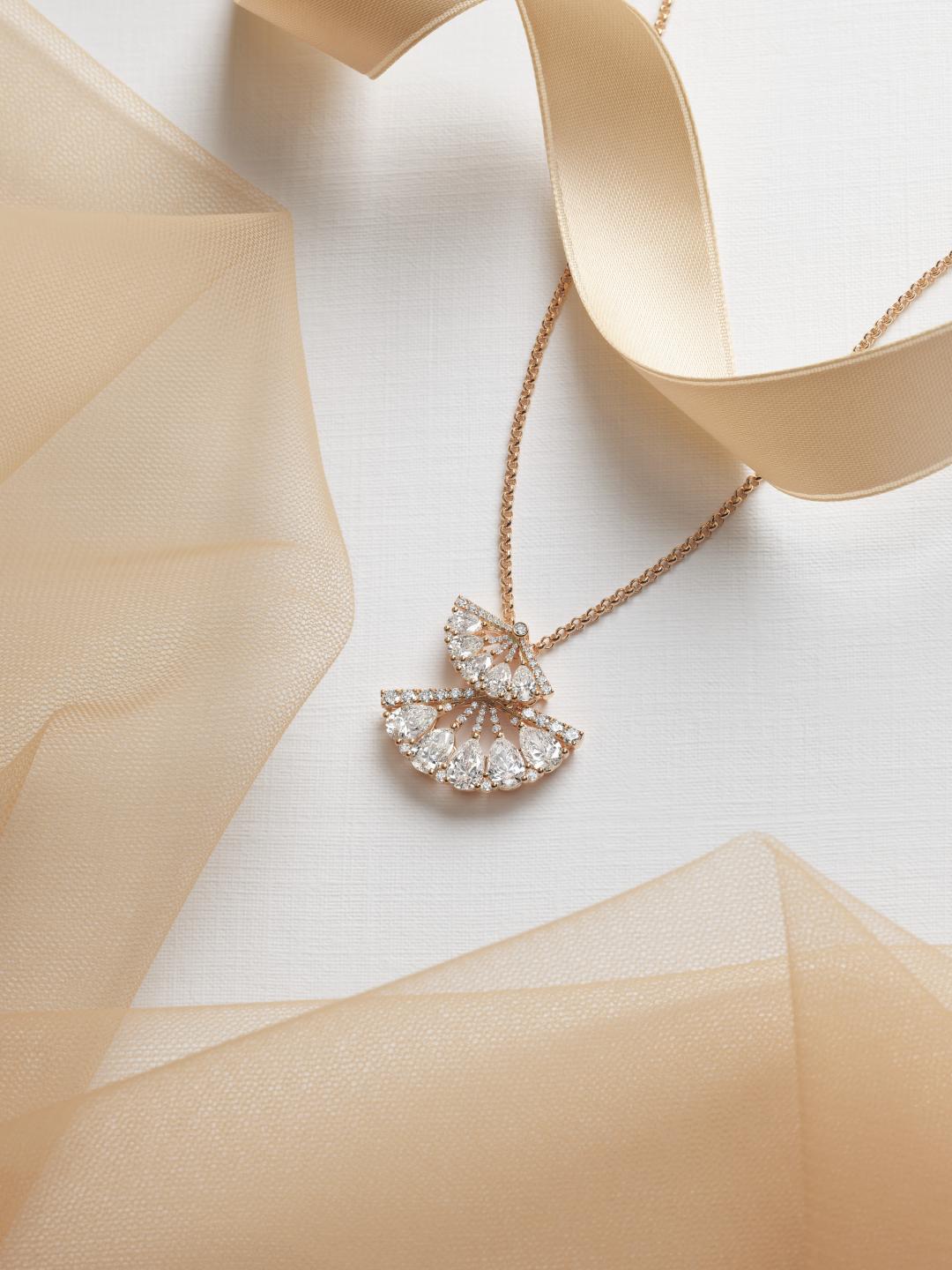 Chopard L’Heure du Diamant 18K玫瑰金鑽石項鍊,1,070,000元。