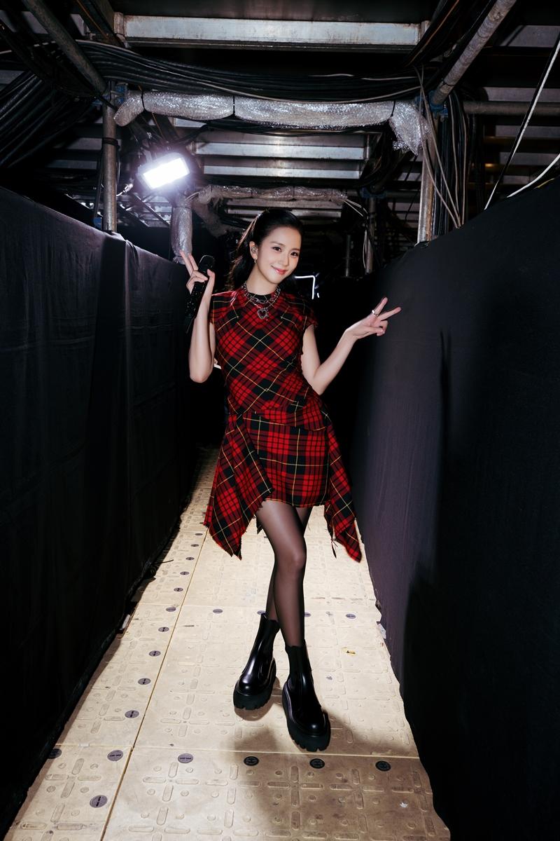 Jisoo。(Alexander McQueen提供)