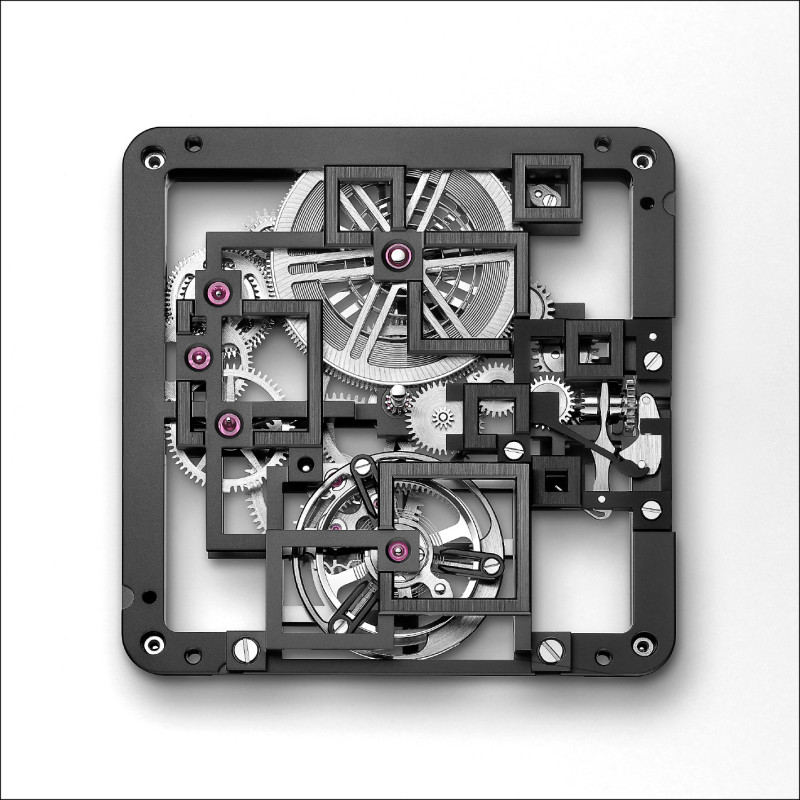 十分罕見的方形機芯加上陀飛輪構造,是HUBLOT品牌史上首款作品。