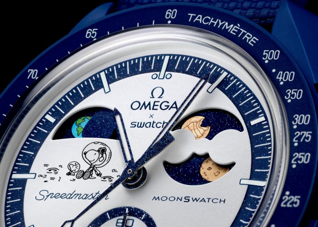 月相顯示可見被海貍咬一口的月亮。