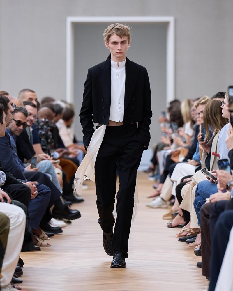 羅伯派汀森選穿的是Dior男裝2026夏季系列。（Dior提供）