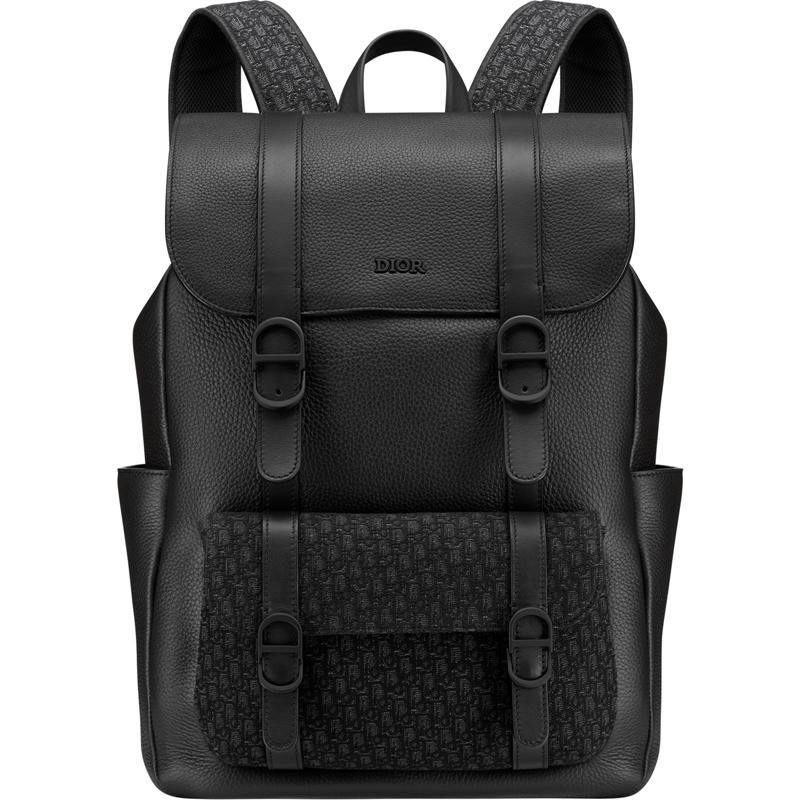 Dior Daily 黑色翻蓋後背包。（Dior提供）