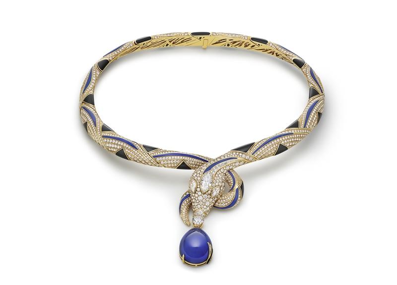 BVLGARI Serpenti頂級黃K金青金石、縞瑪瑙、坦桑石與鑽石項鍊。（BVLGARI提供）