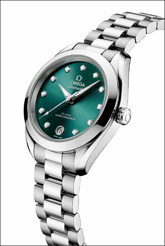 鏡面拋光錶殼與霧面錶盤形成對比。松綠色錶盤搭配不鏽鋼錶殼，230,000元。