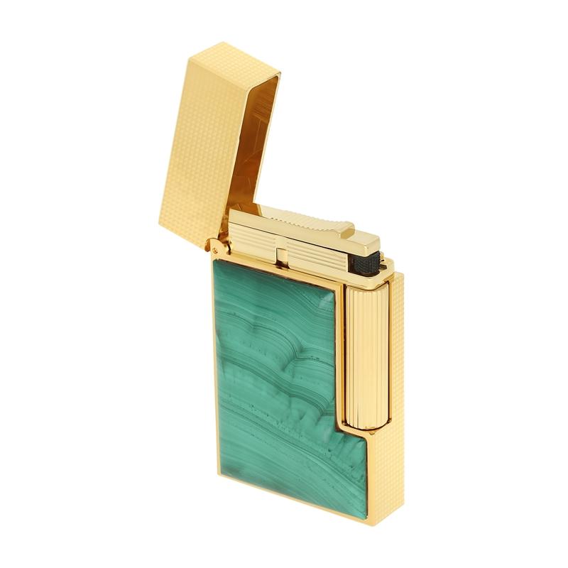 孔雀石Malachite打火機，限量88件，218,000元。（S.T. Dupont提供）