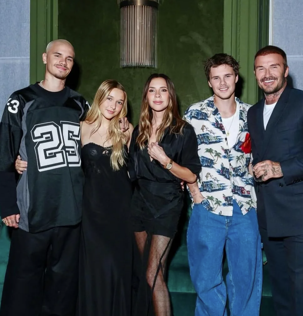 哈珀(左二)是全家的掌上明珠。(翻攝自IG，以下同)