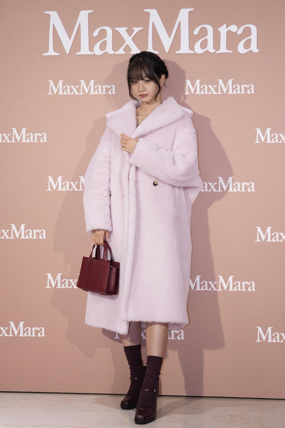 惠利著2026早春系列柔粉色Teddy Icon Coat現身，展現甜美可愛感。（圖／記者潘少棠攝）