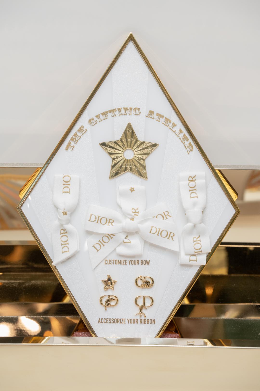 現場提供耶誕限量包裝服務。