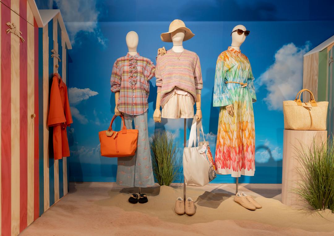 夏季系列用色大膽奔放。