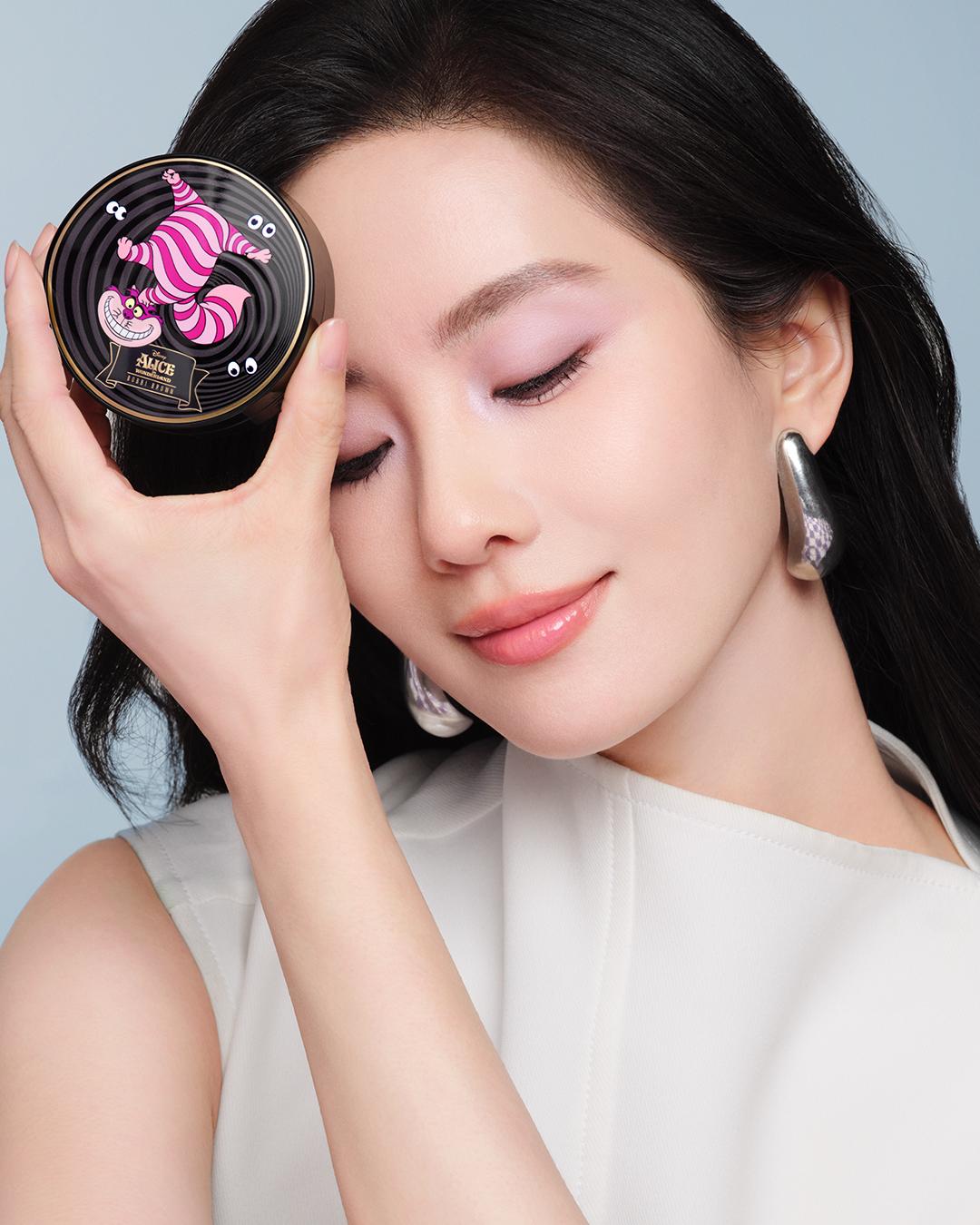 霧光持久氣墊粉餅2,400元。